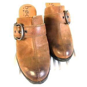 Heeled leather mules